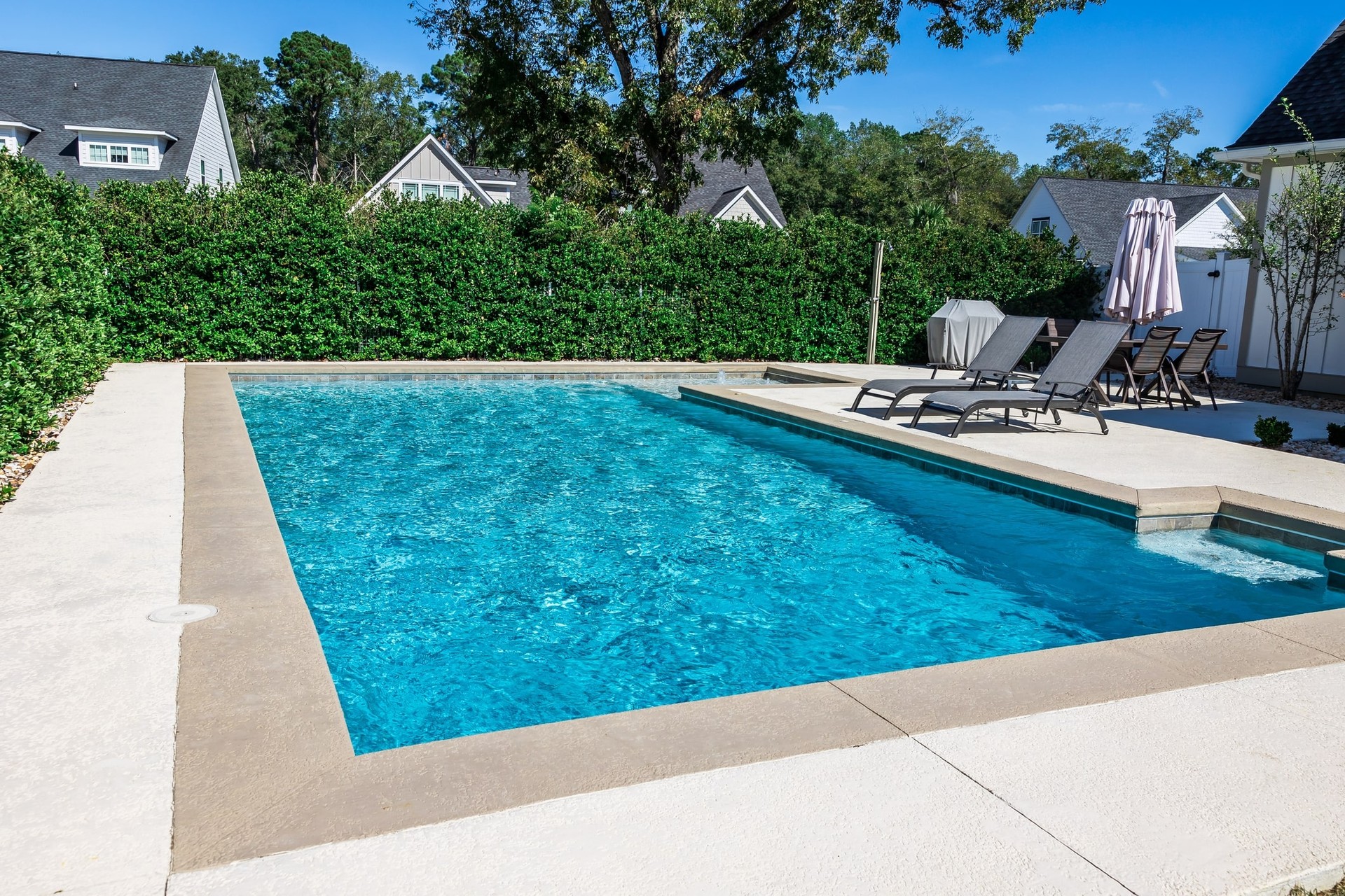 Votre piscine sur-mesure, accessible et durable
